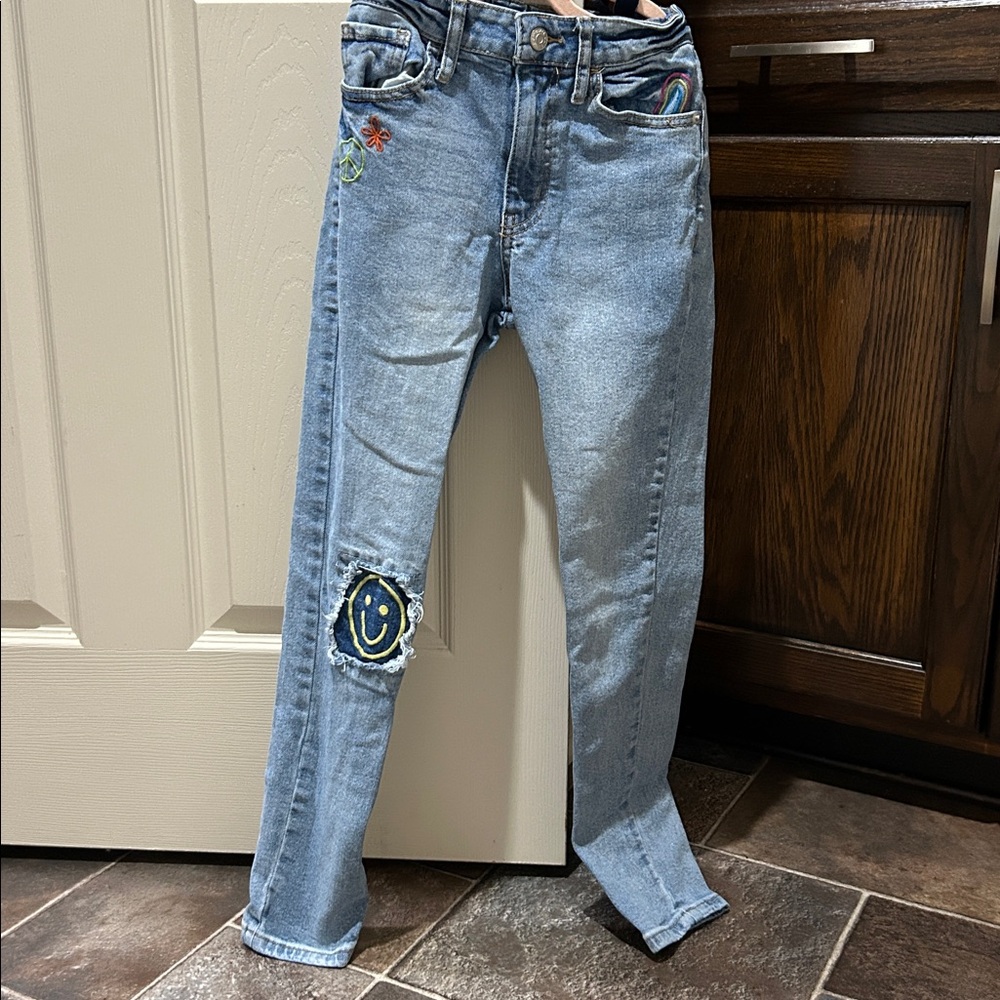 Cat and Jack
High rise skinny super stretch Jeans
Adorable stitch decor
